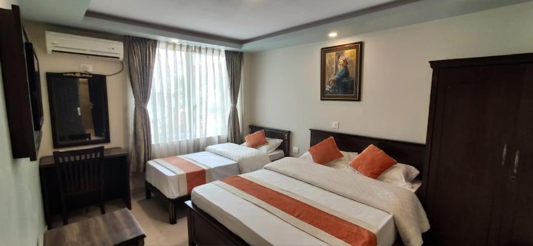 Hotel Pipal Tree Catmandu Exterior foto