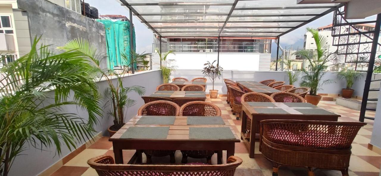 Hotel Pipal Tree Catmandu Exterior foto