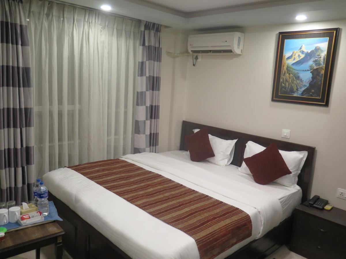 Hotel Pipal Tree Catmandu Exterior foto