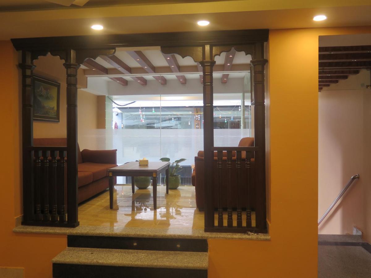 Hotel Pipal Tree Catmandu Exterior foto